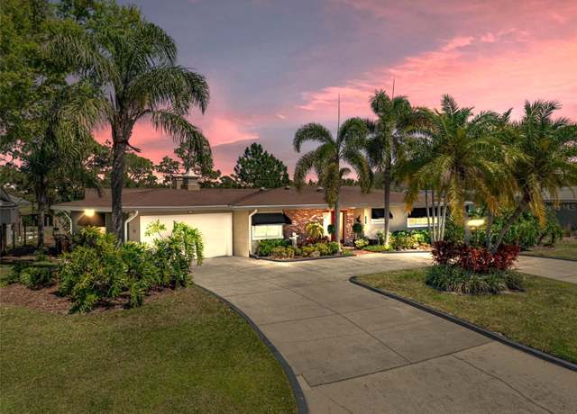 Property at 650 Poinsettia Rd, Belleair, FL 33756, 4 beds, 4.5 baths
