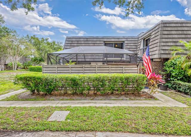 Property at 1402 14th Ter, Palm Beach Gardens, FL 33418, 2 beds, 2.5 baths