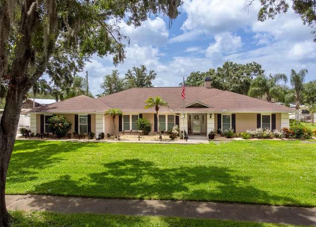 Property at 10502 Lake Williams Dr, Odessa, FL 33556, 4 beds, 2 baths