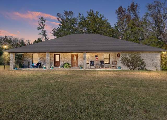 Property at 2821 SE 80th St, Ocala, FL 34480, 4 beds, 3 baths