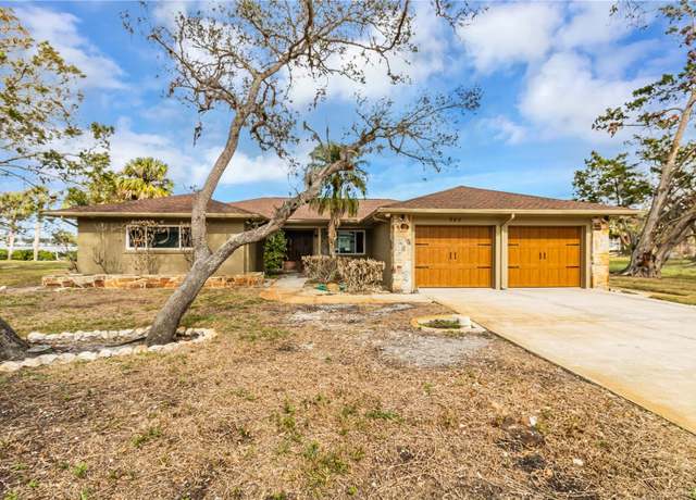 Property at 945 Bayshore Dr, Tarpon Springs, FL 34689, 3 beds, 2 baths
