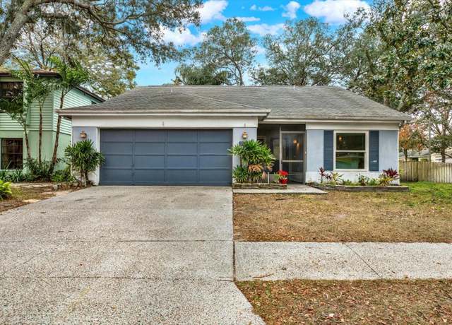 Property at 2517 Wrencrest Cir, Valrico, FL 33596, 3 beds, 2 baths