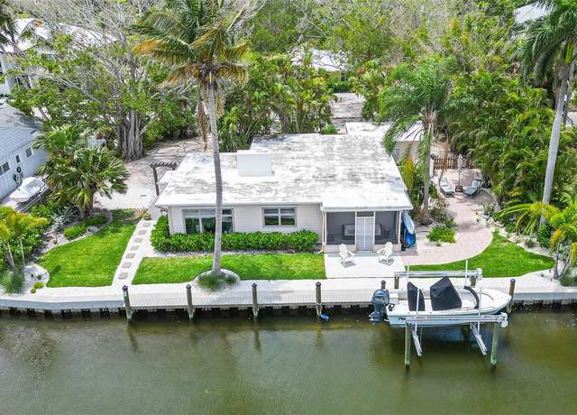 Property at 562 Juan Anasco Dr, Longboat Key, FL 34228, 3 beds, 2 baths