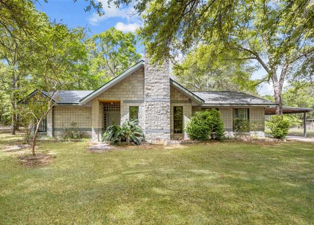 Property at 1520 SW Drew Feagle Ave, Fort White, FL 32038, 3 beds, 2.5 baths