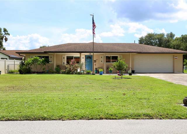 Property at 211 Michigan Ave, St Cloud, FL 34769, 3 beds, 3 baths