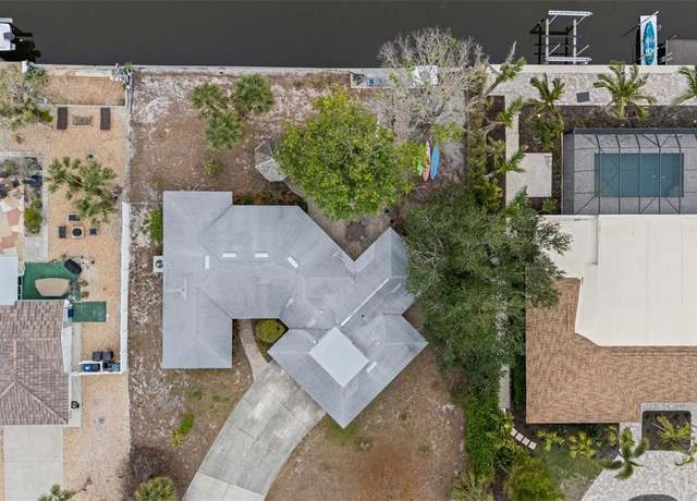 Property at 5402 Shadow Lawn Dr, Sarasota, FL 34242, 3 beds, 2 baths