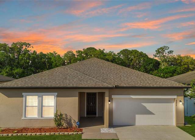 Property at 4924 Saint James St, Winter Haven, FL 33881, 4 beds, 2 baths