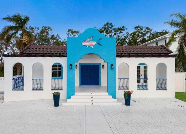 Property at 1521 Siesta Dr, Sarasota, FL 34239, 3 beds, 4.5 baths