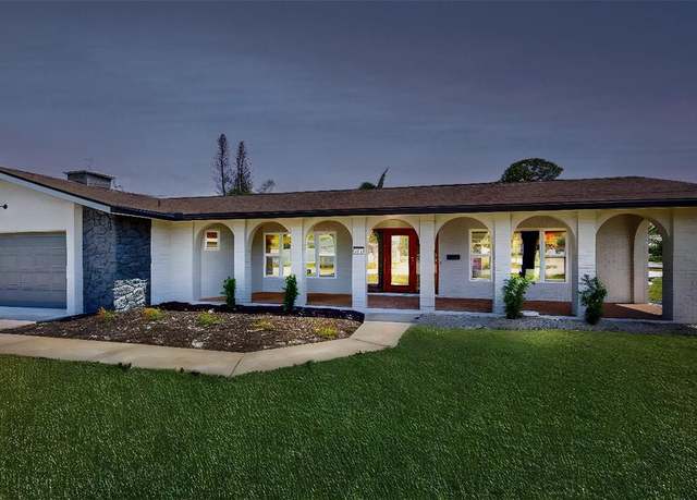 Property at 140 88th Ave NE, St Petersburg, FL 33702, 3 beds, 3 baths