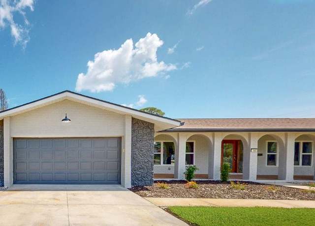 Property at 140 88th Ave NE, St Petersburg, FL 33702, 3 beds, 3 baths
