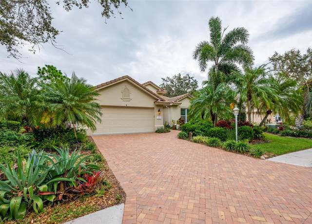 Property at 7117 Victoria Cir, University Park, FL 34201, 3 beds, 2.5 baths