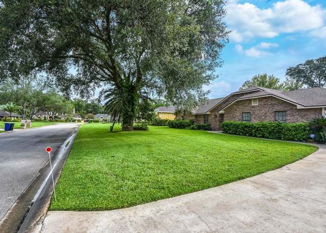 Property at 24 Lake Vista Way, Ormond Beach, FL 32174, 4 beds, 3 baths