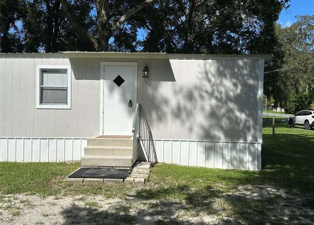 Property at 4968 SE 145th St, Summerfield, FL 34491, 2 beds, 1 bath