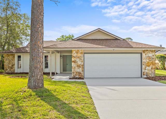 Property at 55 Westfield Ln, Palm Coast, FL 32164, 3 beds, 2.5 baths