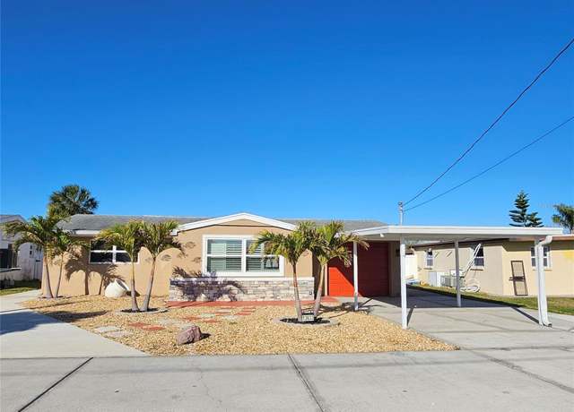 Property at 13633 Britton Dr, Hudson, FL 34667, 2 beds, 2 baths