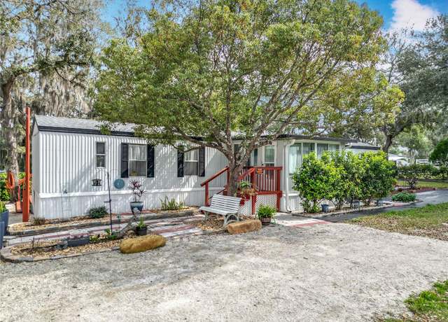 Property at 16461 SE 95th Ct, Summerfield, FL 34491, 2 beds, 2 baths