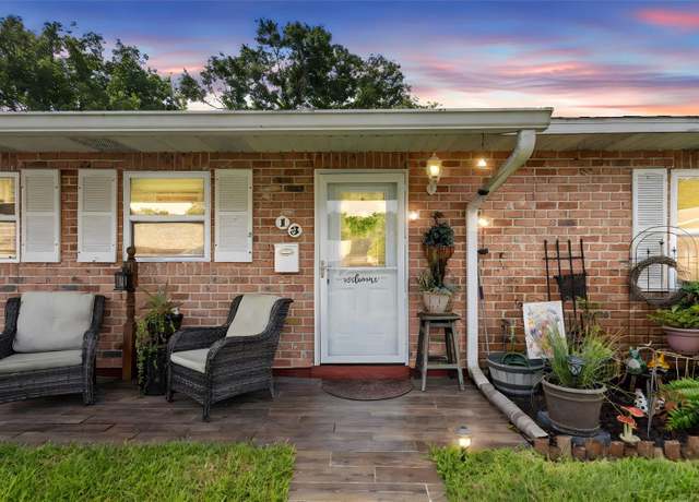 Property at 13 Fairway Ct #13, Deland, FL 32724, 2 beds, 1.5 baths