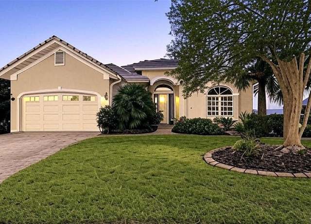 Property at 88 Longview Way N, Palm Coast, FL 32137, 3 beds, 2.5 baths