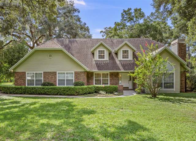 Property at 3710 SW 84th St, Gainesville, FL 32608, 3 beds, 2.5 baths