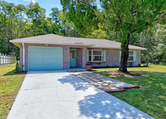 Property at 4 Zebrawood Ct, Palm Coast, FL 32164, 2 beds, 2 baths