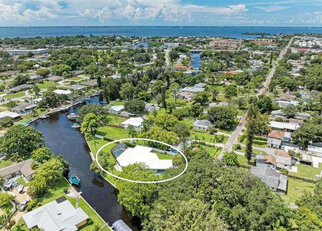 Property at 608 69th Ave W, Bradenton, FL 34207, 3 beds, 2 baths