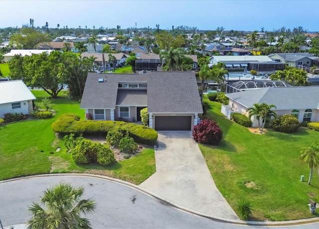 Property at 4704 Coral Lake Dr, Bradenton, FL 34210, 3 beds, 2 baths