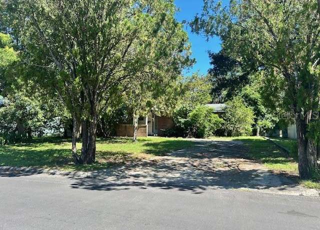 Property at 549 Young Pl, Lakeland, FL 33803, 3 beds, 1.5 baths