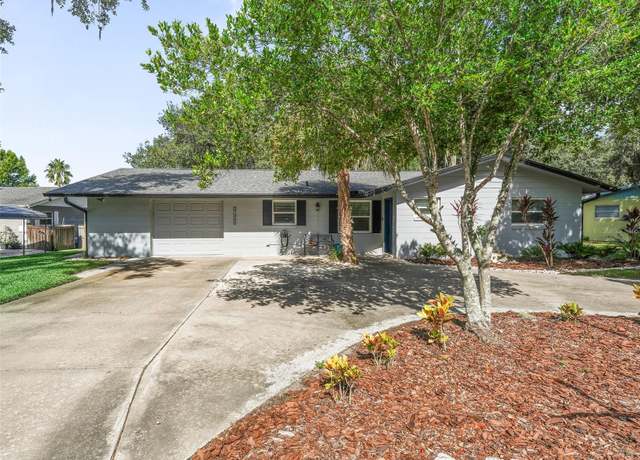 Property at 37345 Oak Ln, Umatilla, FL 32784, 2 beds, 2 baths