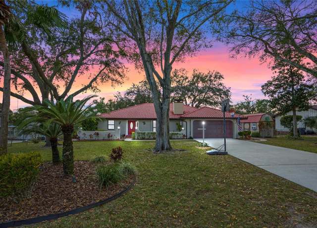 Property at 128 Lake Ring Dr, Winter Haven, FL 33884, 3 beds, 2 baths