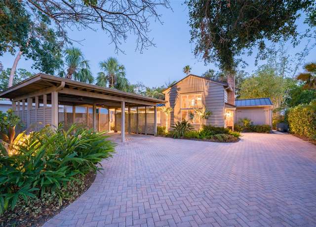 Property at 1656 Hillview St, Sarasota, FL 34239, 3 beds, 3.5 baths