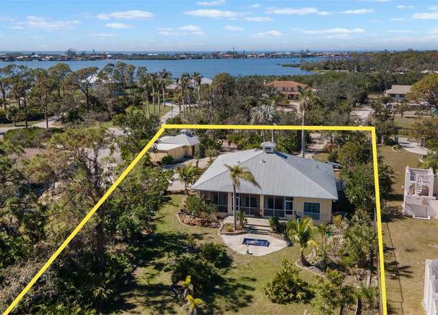 Property at 1320 Bayshore Dr, Englewood, FL 34223, 3 beds, 3 baths