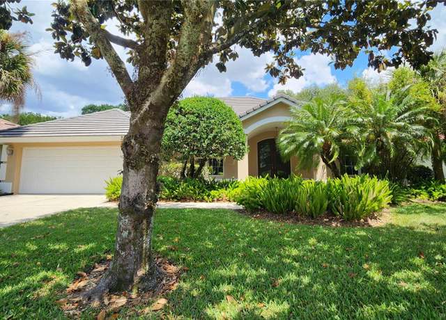 Property at 108 Lake Region Blvd N, Winter Haven, FL 33881, 4 beds, 2.5 baths