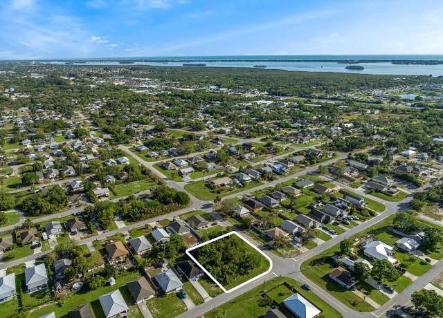 Property at 1505 4th Ave SW, Vero Beach, FL 32962