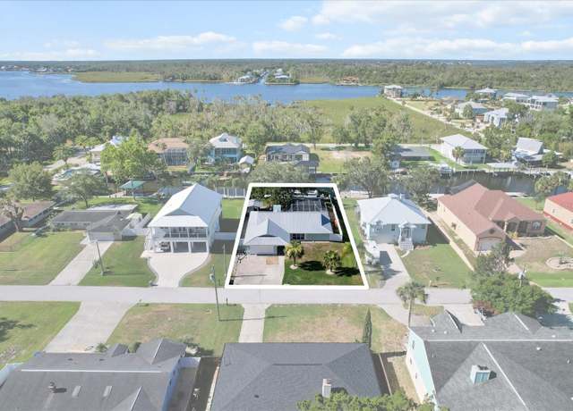 Property at 1860 NW 16th St, Crystal River, FL 34428, 3 beds, 2 baths