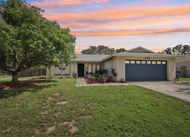 Property at 722 Sunlit Ct, Brandon, FL 33511, 3 beds, 2 baths