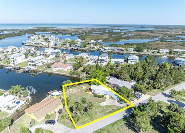 Property at 3427 Minnow Creek Dr, Hernando Beach, FL 34607, 2 beds, 2 baths