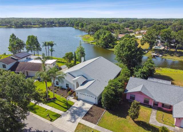 Property at 3238 Cullendale Dr, Tampa, FL 33618, 4 beds, 3 baths