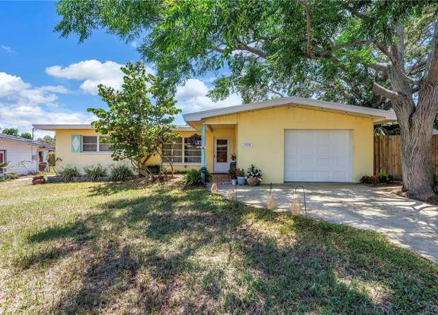 Property at 11376 119th Ter, Largo, FL 33778, 2 beds, 1 bath