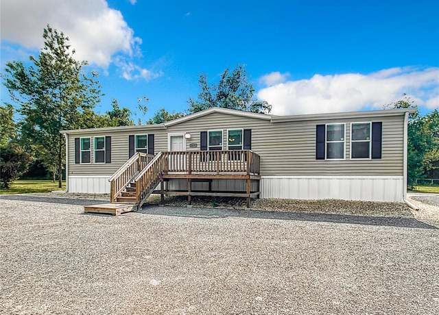 Property at 20051 E Levy St, Williston, FL 32696, 3 beds, 2 baths