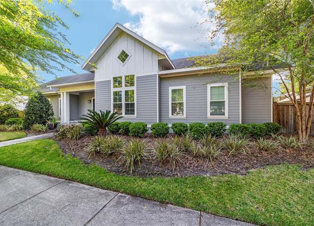 Property at 691 SW 136th St, Newberry, FL 32669, 4 beds, 3.5 baths