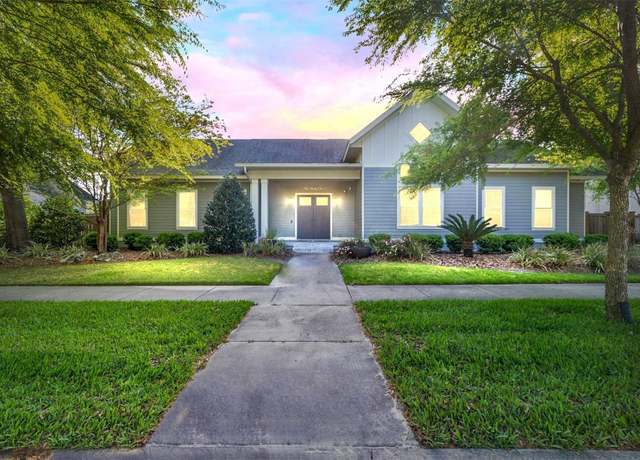 Property at 691 SW 136th St, Newberry, FL 32669, 4 beds, 3.5 baths
