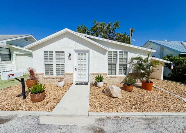 Property at 4 Braden Castle Dr, Bradenton, FL 34208, 2 beds, 1 bath