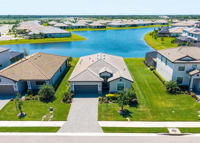 Property at 15522 Islandwalk Ave, Bradenton, FL 34211, 4 beds, 3 baths