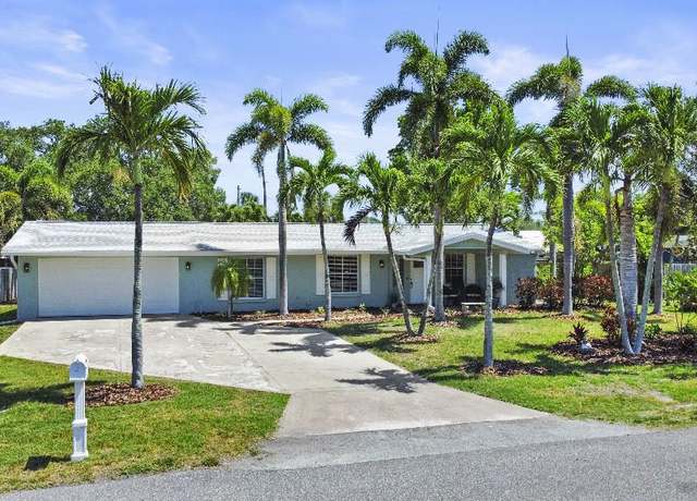 Property at 10011 46th Ave W, Bradenton, FL 34210, 3 beds, 2 baths