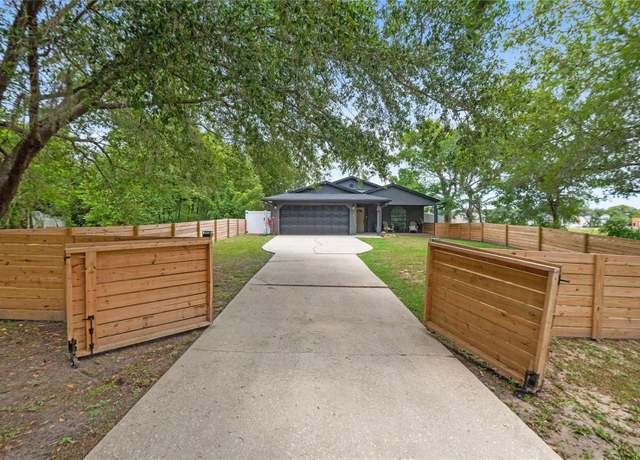 Property at 2415 S Oak Ave, Sanford, FL 32771, 3 beds, 2 baths