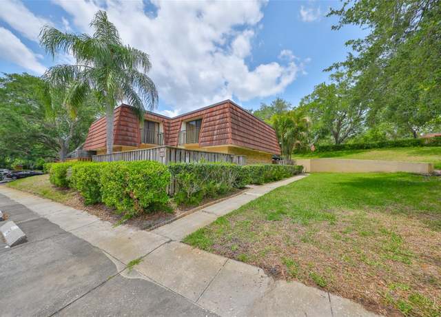 Property at 2627 2nd Ct, Palm Harbor, FL 34684, 2 beds, 2.5 baths