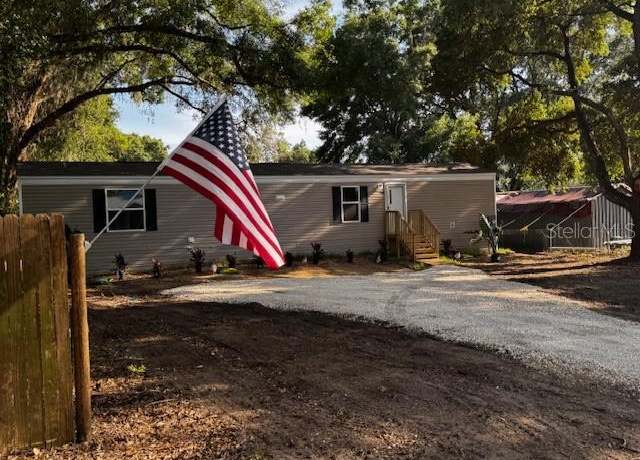 Property at 3346 SE 131st Pl, Belleview, FL 34420, 2 beds, 2 baths