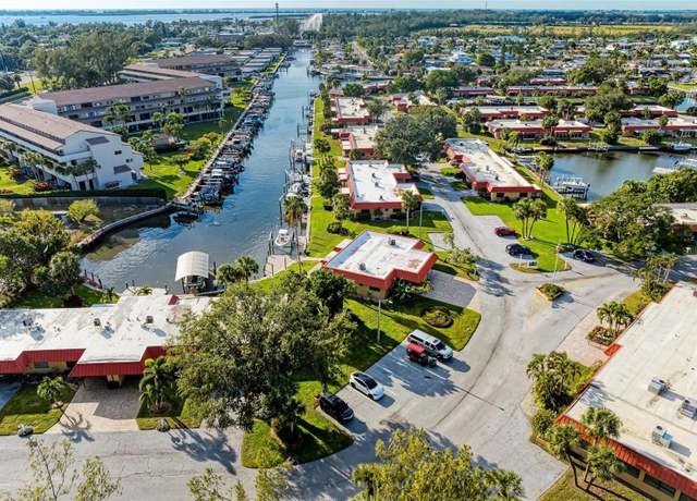 Property at 9409 Catalina Dr, Bradenton, FL 34210, 2 beds, 2 baths
