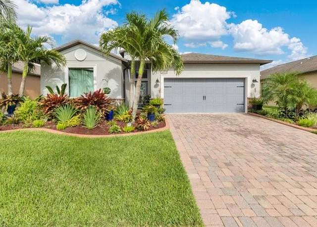 Property at 2877 Spring Breeze Way, Kissimmee, FL 34744, 4 beds, 3 baths