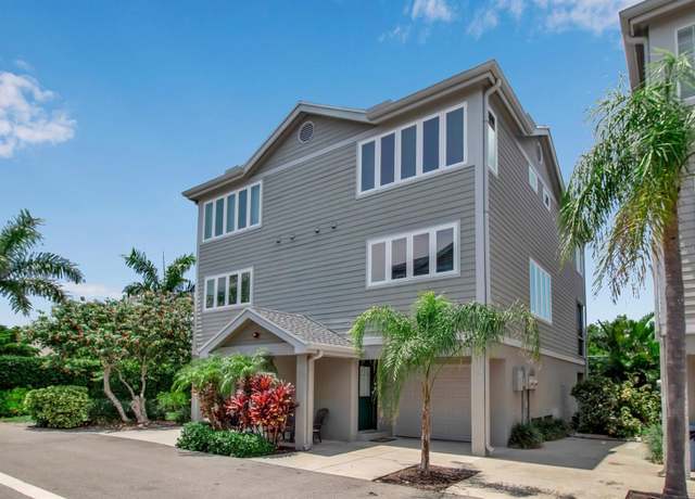 Property at 528 Forest Way, Longboat Key, FL 34228, 2 beds, 2.5 baths